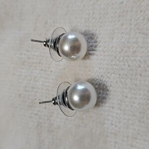 Imitation perl earrings